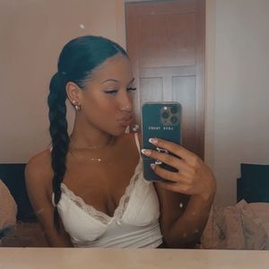 Meet your Posher, Arianna